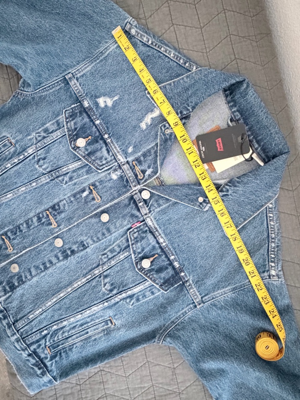 Levi's Premium 90's Trucker Distressed Denim Jacket Unisex Grunge Blue XS NWT - Picture 10 of 15